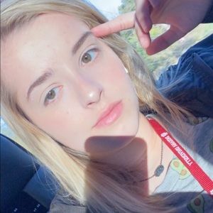 Meet your Posher, Ava